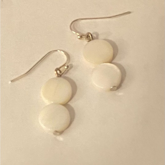 NEW Mother of Pearl Necklace - Picture 3 of 3